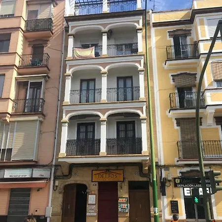 Hispalis Puerta Carmona Apartment